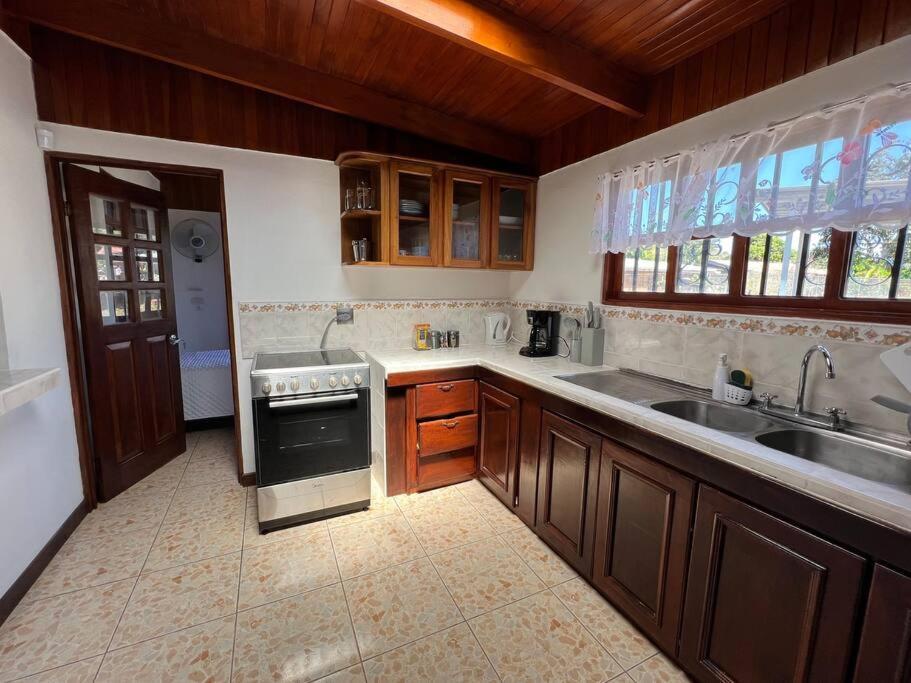 Amplia Casa En Paquera Apartment Ngoại thất bức ảnh